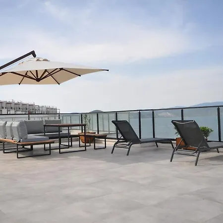 2 Bedroom Castamar شقة *