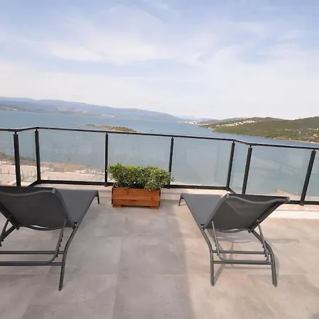 2 Bedroom Castamar بوغازيتْشي